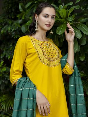 Vredevogel women's silk blend embroidered kurta with trouser pant & viscose print dupatta set 3