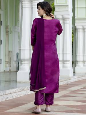 Vredevogel women's silk blend embroidered kurta with trouser pant & dupatta set 2