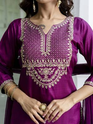 Vredevogel women's silk blend embroidered kurta with trouser pant & dupatta set 3