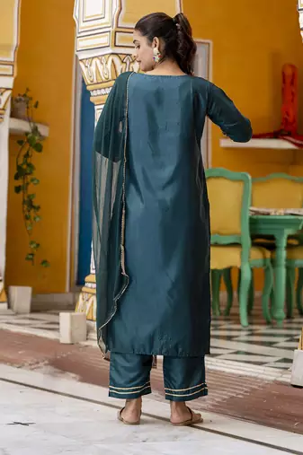 Vredevogel women's silk blend embroidered kurta with pant & nazneen dupatta set