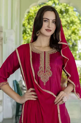 Vredevogel women's silk blend embroidered kurta with pant & nazneen dupatta set