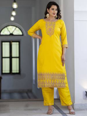 Vredevogel women's silk blend embroidered kurta with pant & nazneen dupatta set 1