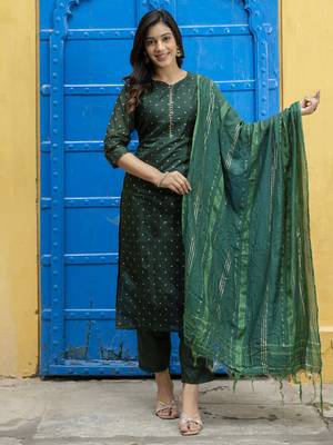 Vredevogel women's chanderi modal butti kurta pant set with embroidered dupatta 1