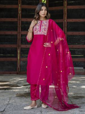 Vredevogel women's silk blend embroidered kurta with pant & dupatta set 1