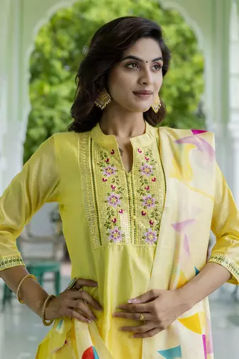 Vredevogel women's chanderi modal embroidered kurta with pant & art silk dupatta set