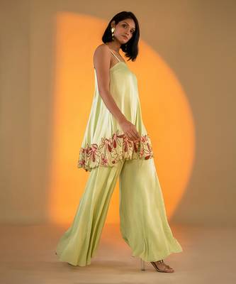 Pistachio sleeveless kurta set with embroidery & sharara 3