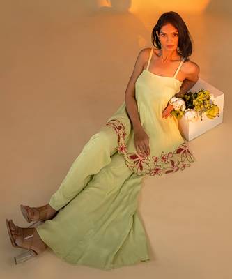 Pistachio sleeveless kurta set with embroidery & sharara 4