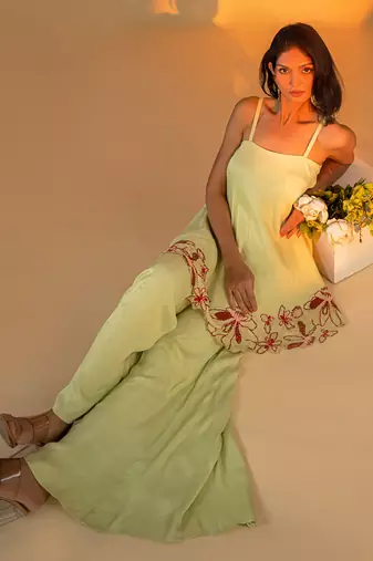 Pistachio sleeveless kurta set with embroidery & sharara