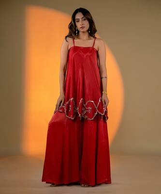 Red sleeveless kurta set with embroidery & sharara 1