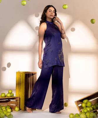 Purple halter neck kurta set with hand embroidery 3