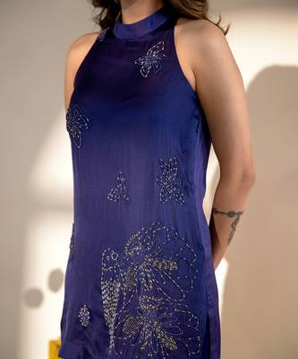 Purple halter neck kurta set with hand embroidery 4