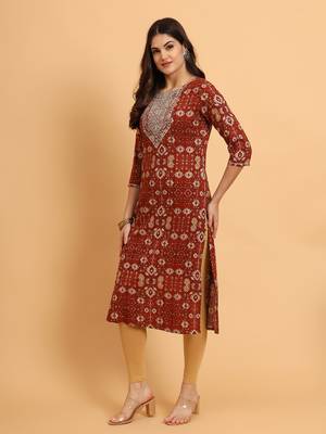Women ethnic motifs embroidered regular kurta  3