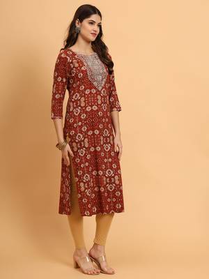 Women ethnic motifs embroidered regular kurta  4