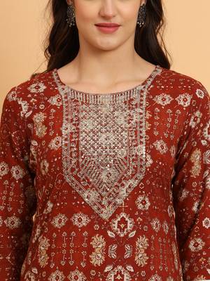 Women ethnic motifs embroidered regular kurta  5