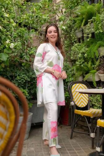 Women's Floral Printed Knee Length V Neck Rayon Co-ords Set (K113)