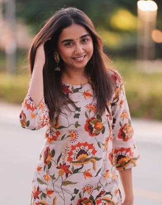 Women's Floral Printed Knee Length Round Neck Kurta And Pant Set (Beige) 1