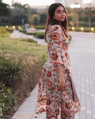Women's Floral Printed Knee Length Round Neck Kurta And Pant Set (Beige) 3