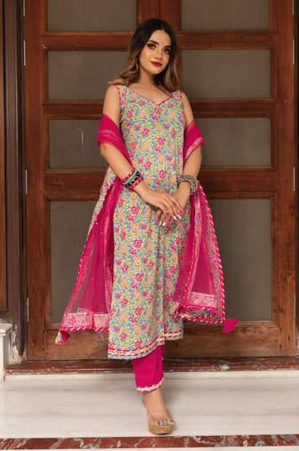 Women's Floral Printed Knee Length V Neck Kurti And Pant Set With Dupatta (K133)