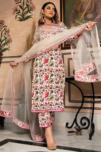 Women's Floral Printed Knee Length V Neck Rayon Kurta And Pant Set (K134)