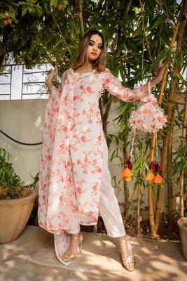 Women's Floral Printed Knee Length Round Neck Chanderi Cotton Kurta Set With Printed Dupatta (K139) 1