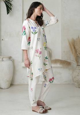 Women's Floral Printed Knee Length V Neck Linen Kurta And Pant Set (K140) 3