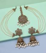 White color pakistani kundan earrings with maang tikka