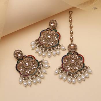 Multi color pakistani kundan earrings with maang tikka 1