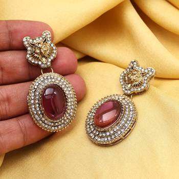 Magenta color kundan earrings 2