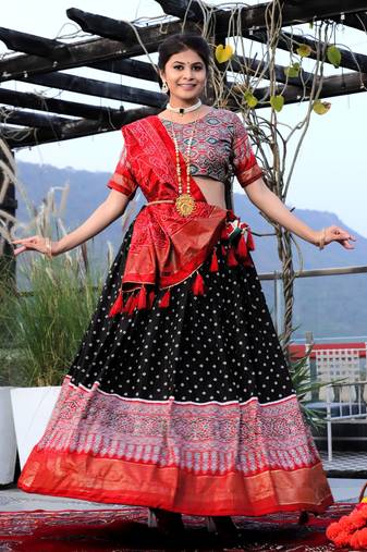 Party wear SIlk Blend Lehengha Choli with Dupatta for Women