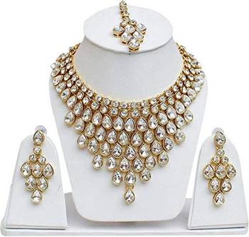 Luxurious gold-plated kundan choker Necklace :: set with maang tikka and earrings 2