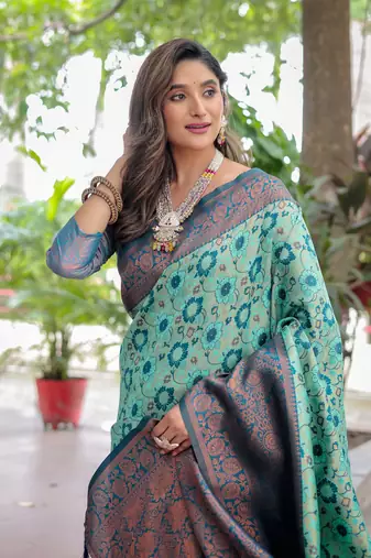 Women'S Turquoise Silk Kanjeevaram Saree With Unstitched Blouse Piece
