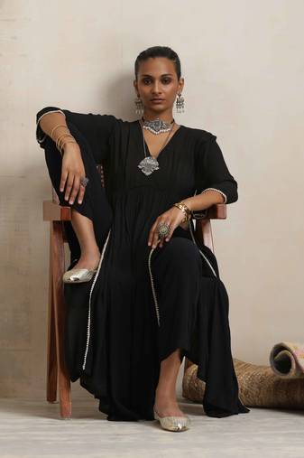 Truebrowns black crinkle anarkali flared kurta set