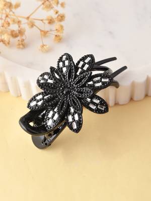 Sequinned hair clutcher 1