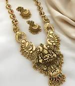 Exquisite gold-plated temple jewelry set with necklace, choker and jhumka earrings