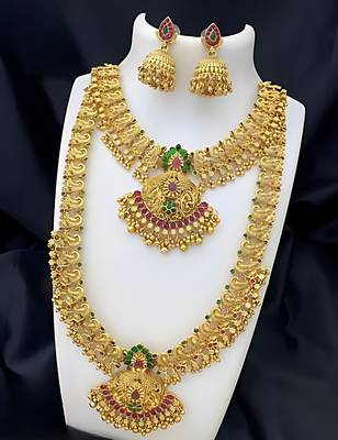 Exquisite gold-plated temple jewelry set with necklace, choker and jhumka earrings 1
