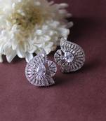 Eargsmic solitude perfect for an addition to western or ethnic wear.