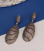 Twilight whispers 1 Pair of Earring 