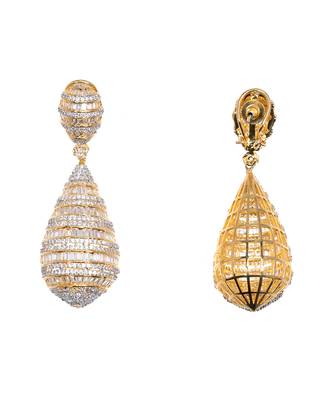 Luxe gold cascade 1 Pair of Earring  3