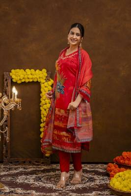 Red Muslin Kurta with Bold Floral Design and Dupatta 3