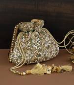 Summer bloom leafy rose