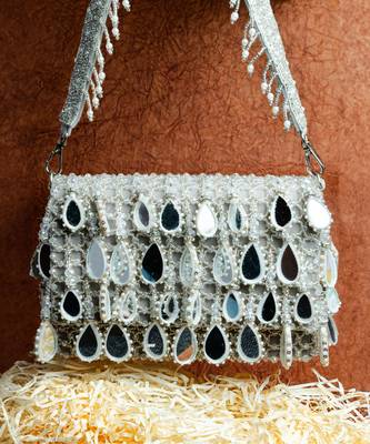 Aaina kasse silver 2
