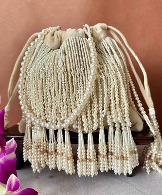 Gilt tassel ivory 1