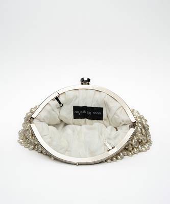 Pearl treasure clutch silver 4