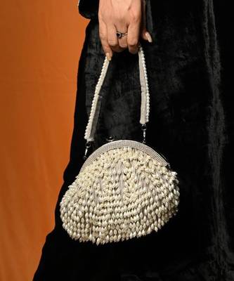 Pearl treasure clutch silver 5