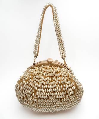 Pearl treasure clutch gold 1