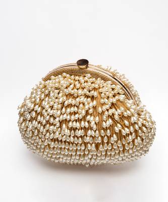 Pearl treasure clutch gold 2