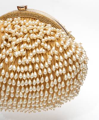 Pearl treasure clutch gold 3
