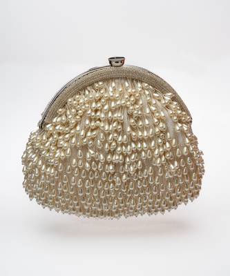 Pearl treasure clutch snowflake 1