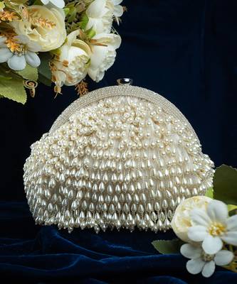 Pearl treasure clutch snowflake 2