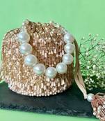 Frost tassel bucket blush